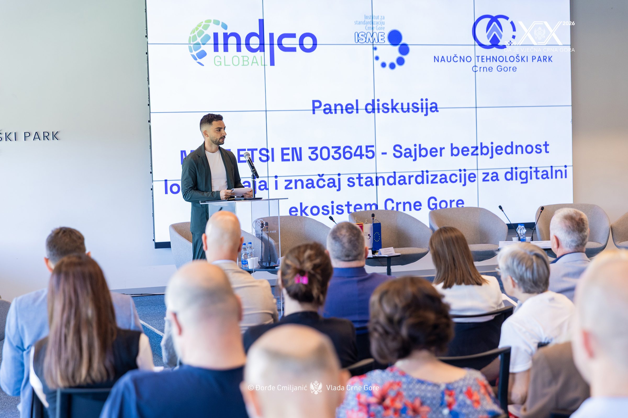 Branko Džakula lecturing at a panel discussion on cybersecurity standardisation.